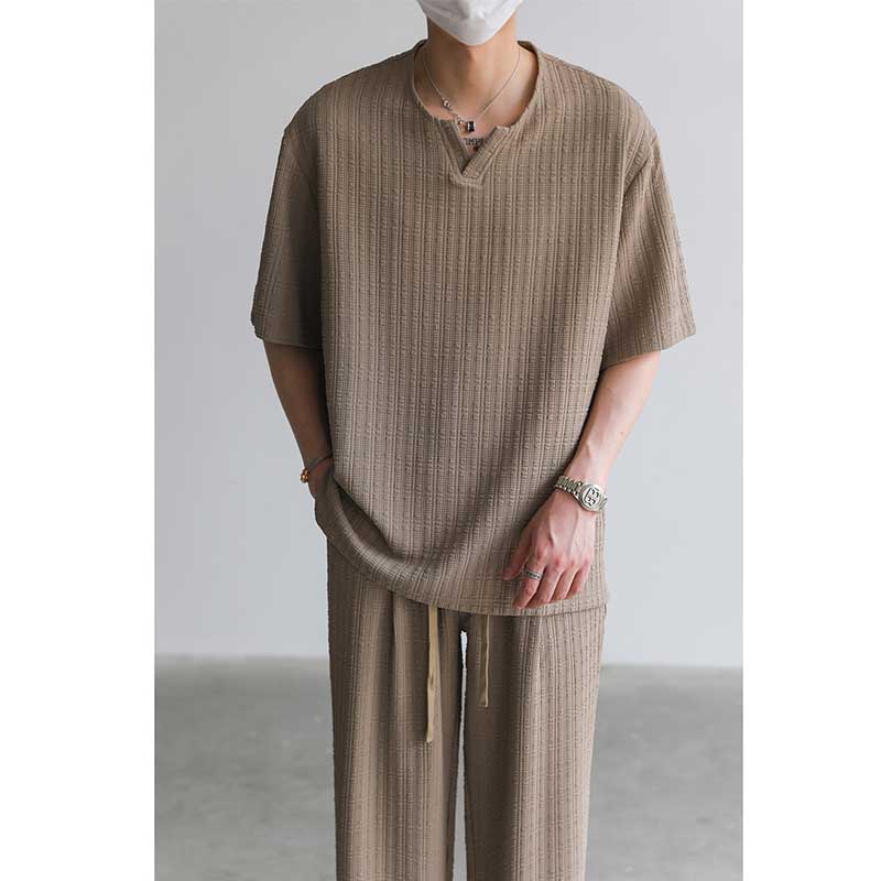 Loose V-neck T-shirt